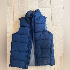 BRAND NEW gap vest XS- never worn!!